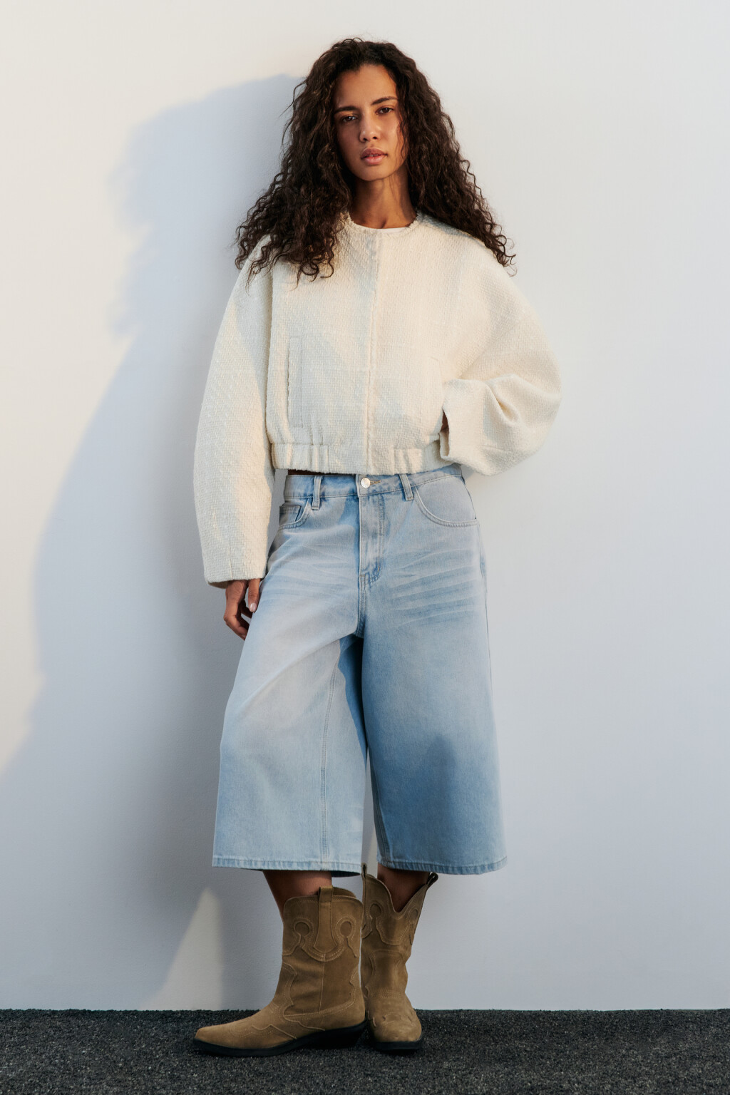 Жакет-бомбер oversize твидовый укороченный - цвет молочный - 4