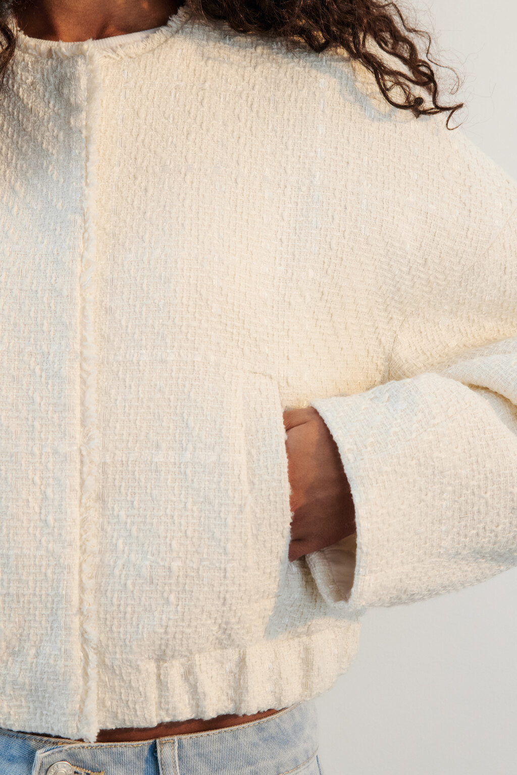 Жакет-бомбер oversize твидовый укороченный - цвет молочный - 5