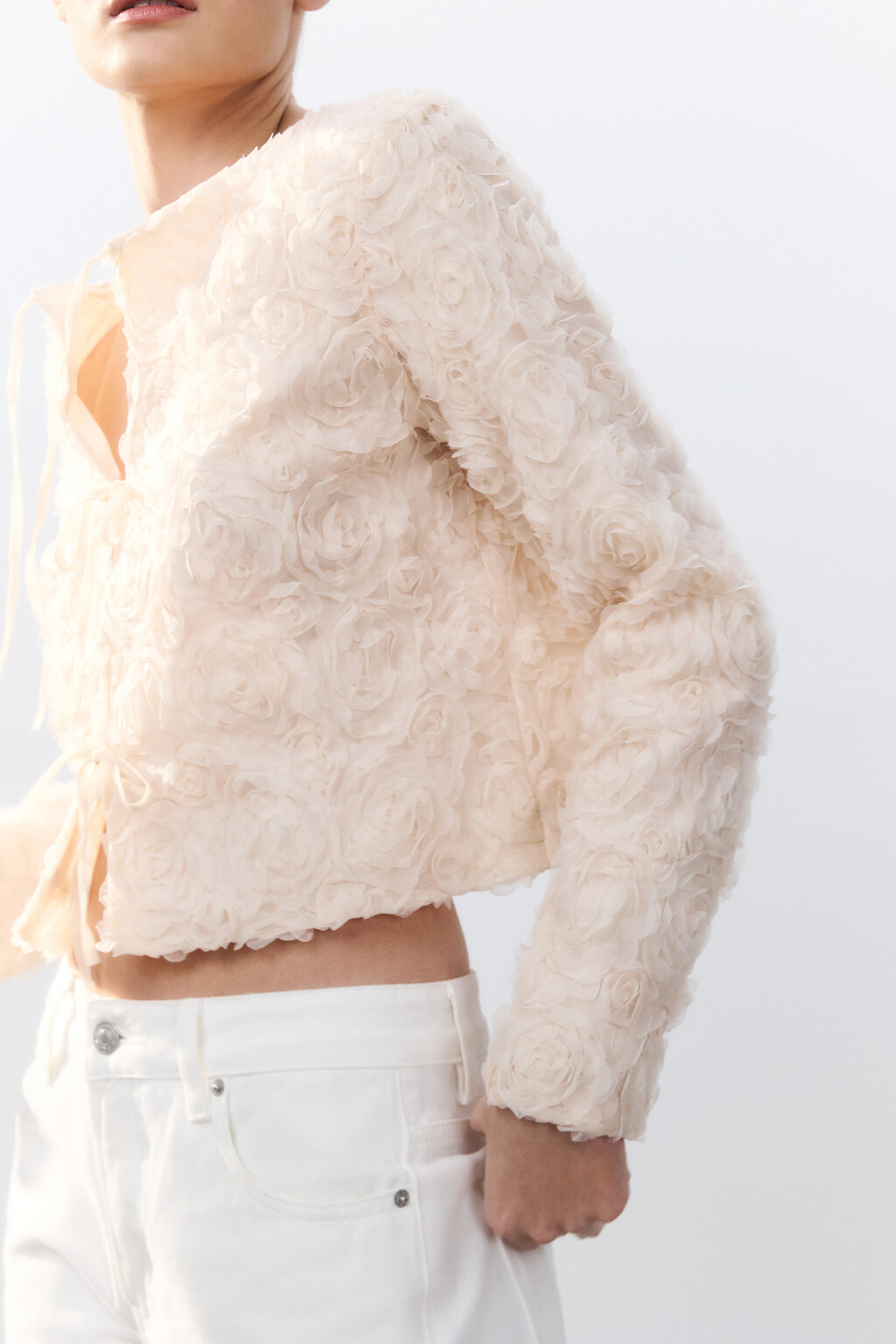 Жакет на завязках с объемными цветами - цвет бежевый - 3
