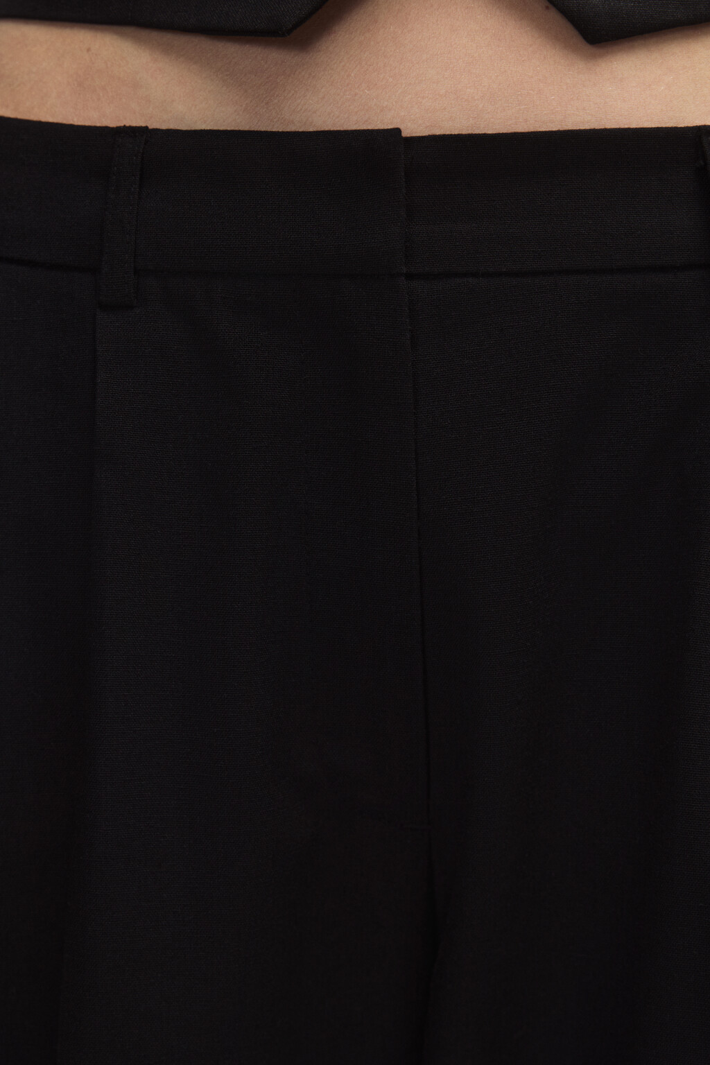 Брюки широкие костюмные со стрелками - цвет черный - 6