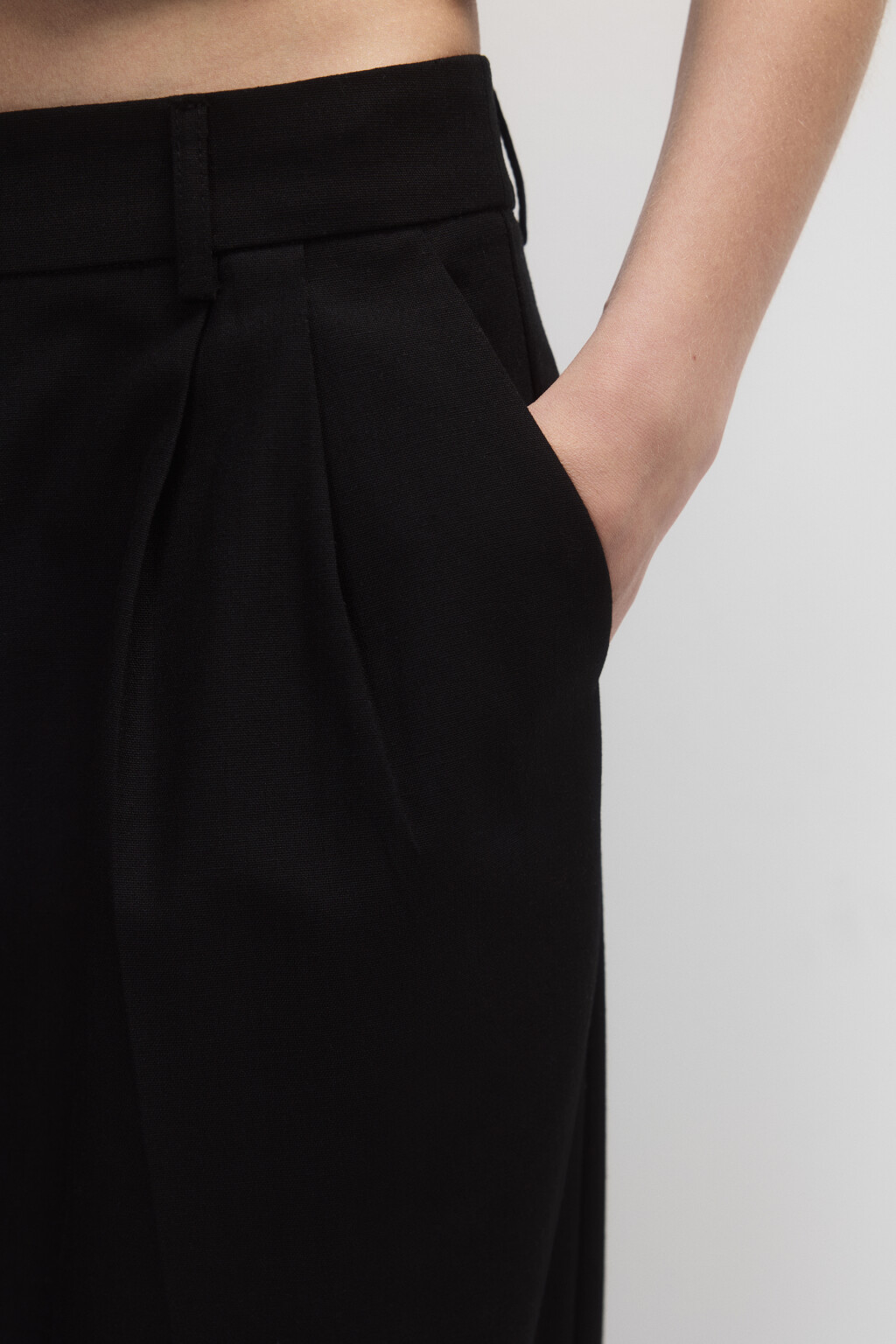 Брюки широкие костюмные со стрелками - цвет черный - 7