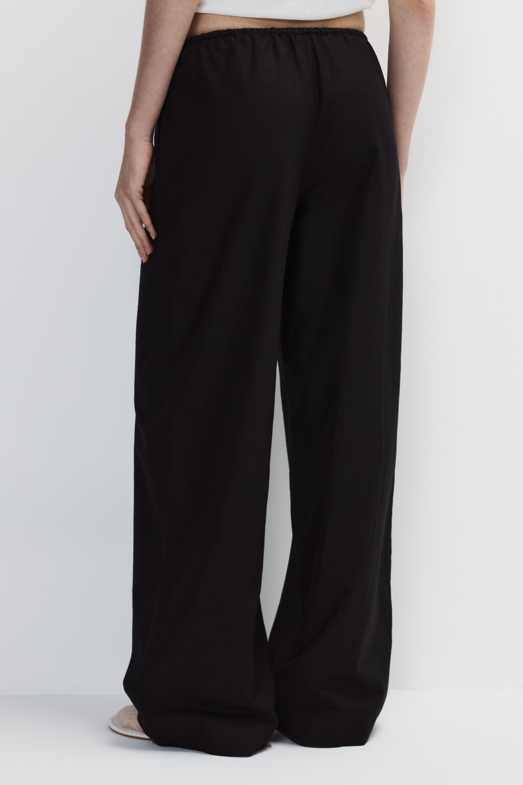 Брюки широкие с поясом на завязках - цвет черный - 3