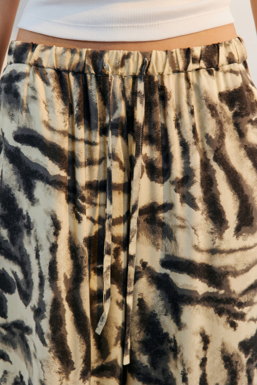 Брюки широкие вискозные с поясом-резинкой - цвет бежевый - 5