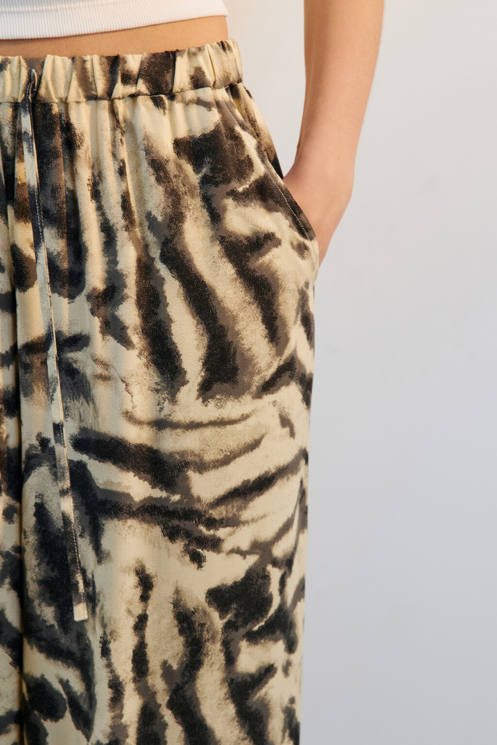 Брюки широкие вискозные с поясом-резинкой - цвет бежевый - 6