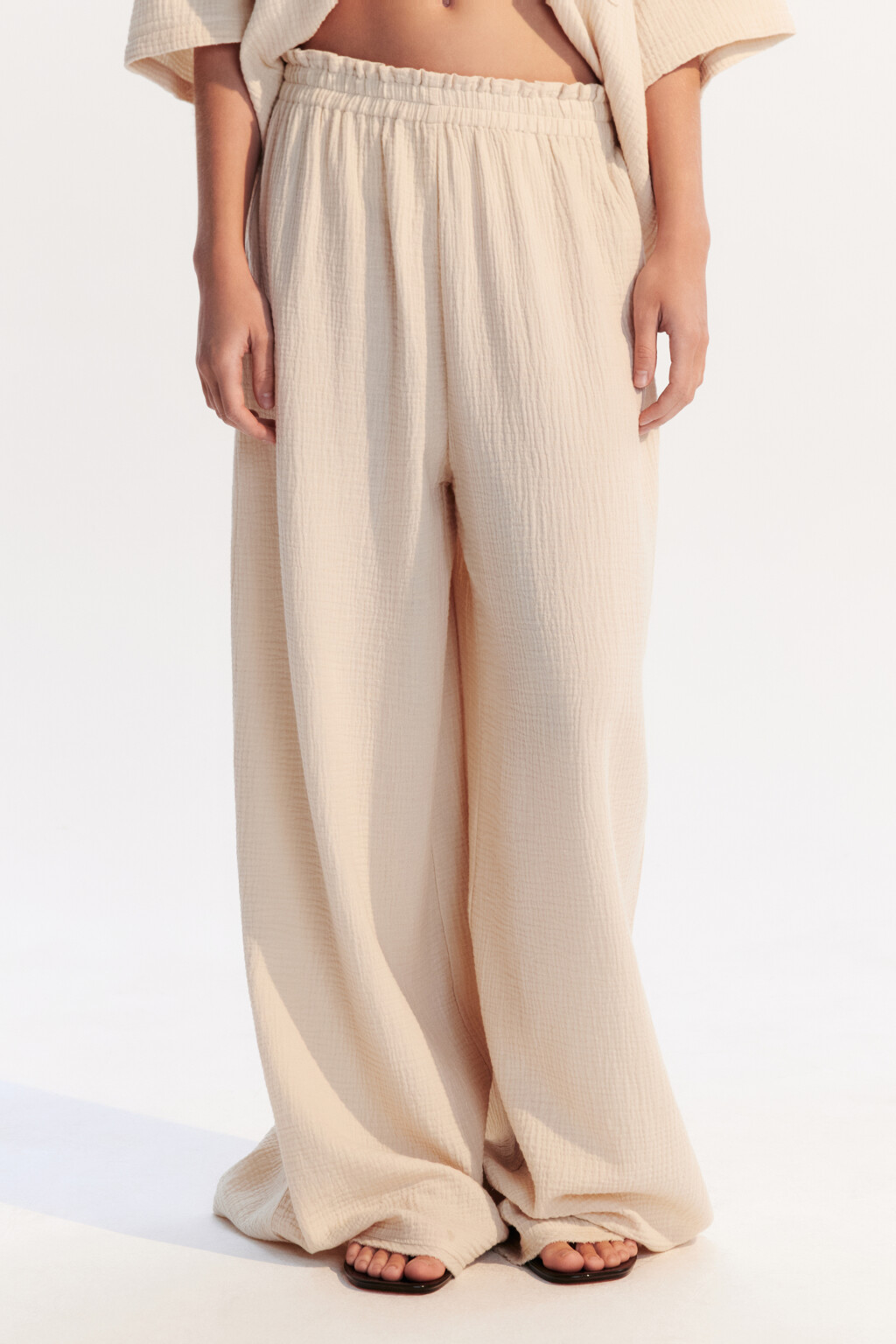 Брюки-палаццо из хлопкового муслина - цвет бежевый - 2