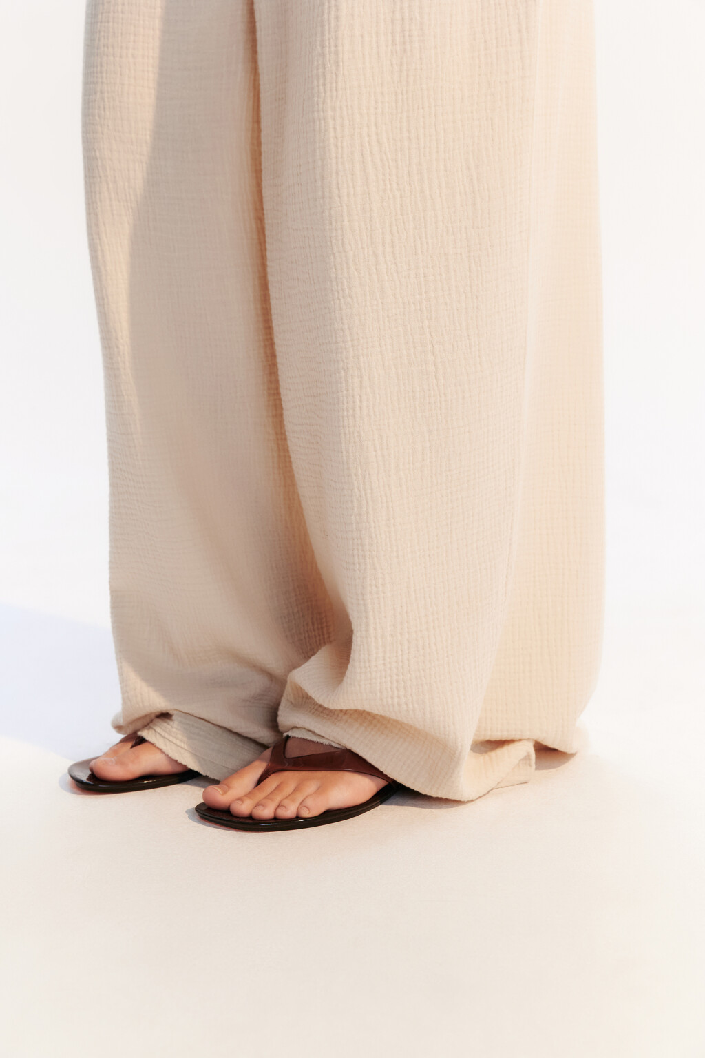 Брюки-палаццо из хлопкового муслина - цвет бежевый - 6