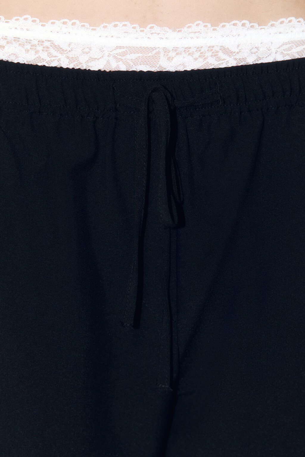 Брюки широкие костюмные с контрастным поясом - цвет черный - 5