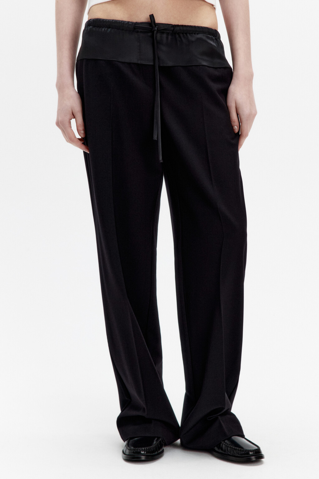 Брюки прямые костюмные с поясом на завязках - цвет черный - 2