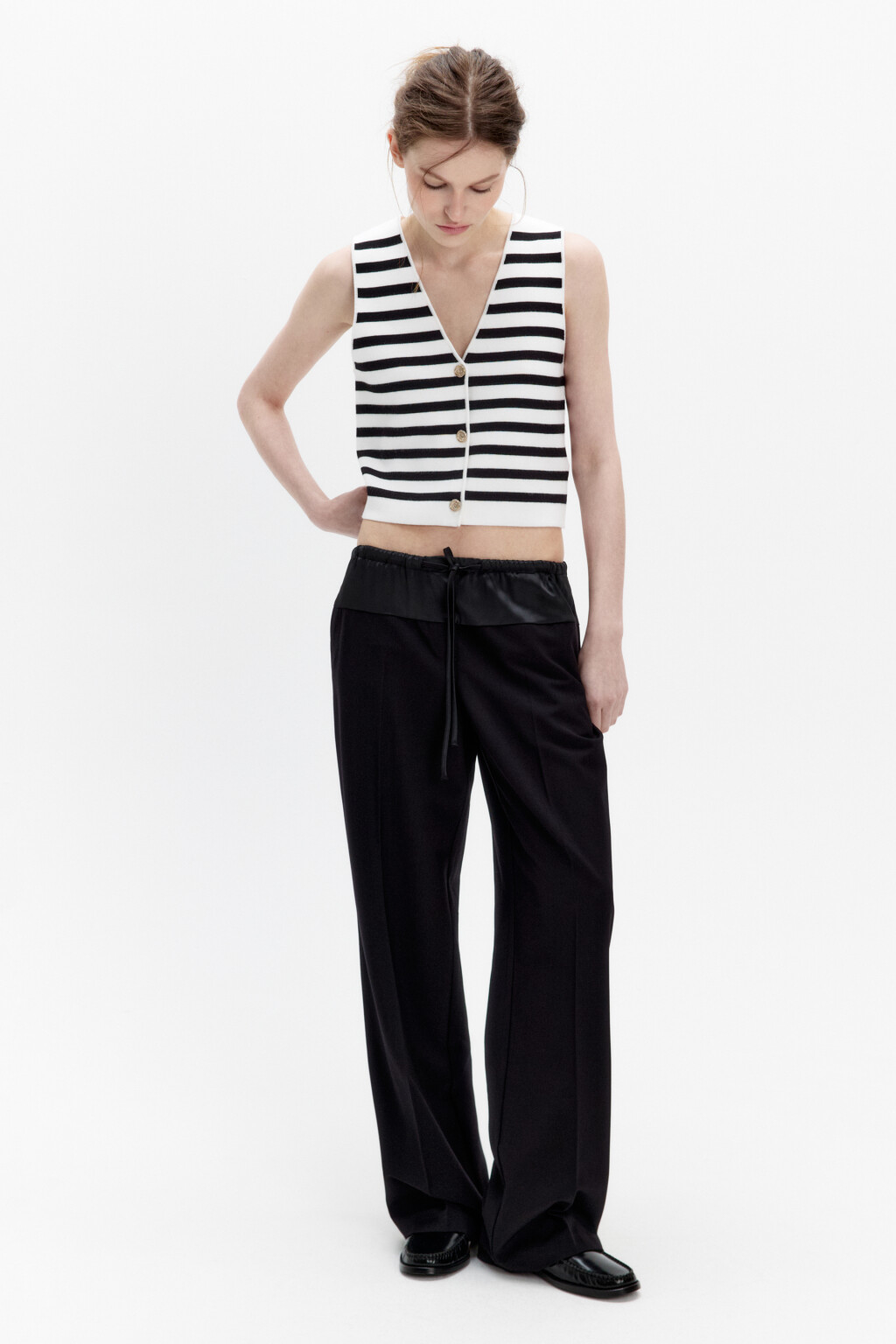 Брюки прямые костюмные с поясом на завязках - цвет черный - 4