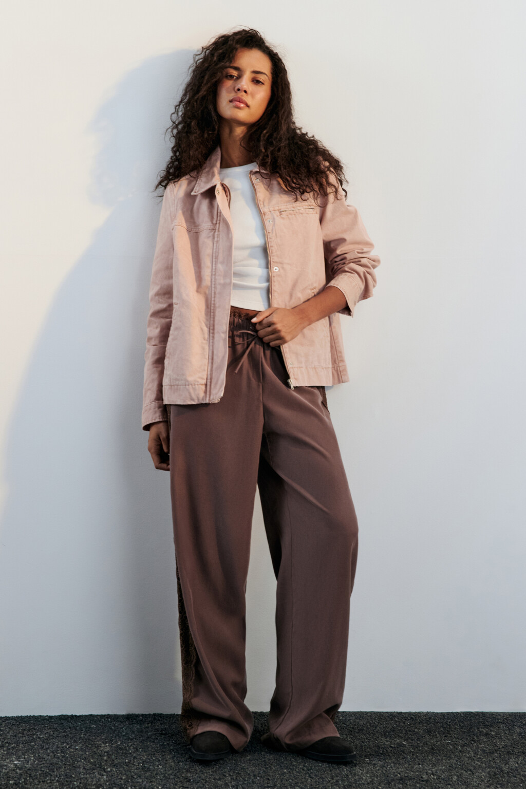 Брюки широкие с кружевными лампасами - цвет коричневый - 3