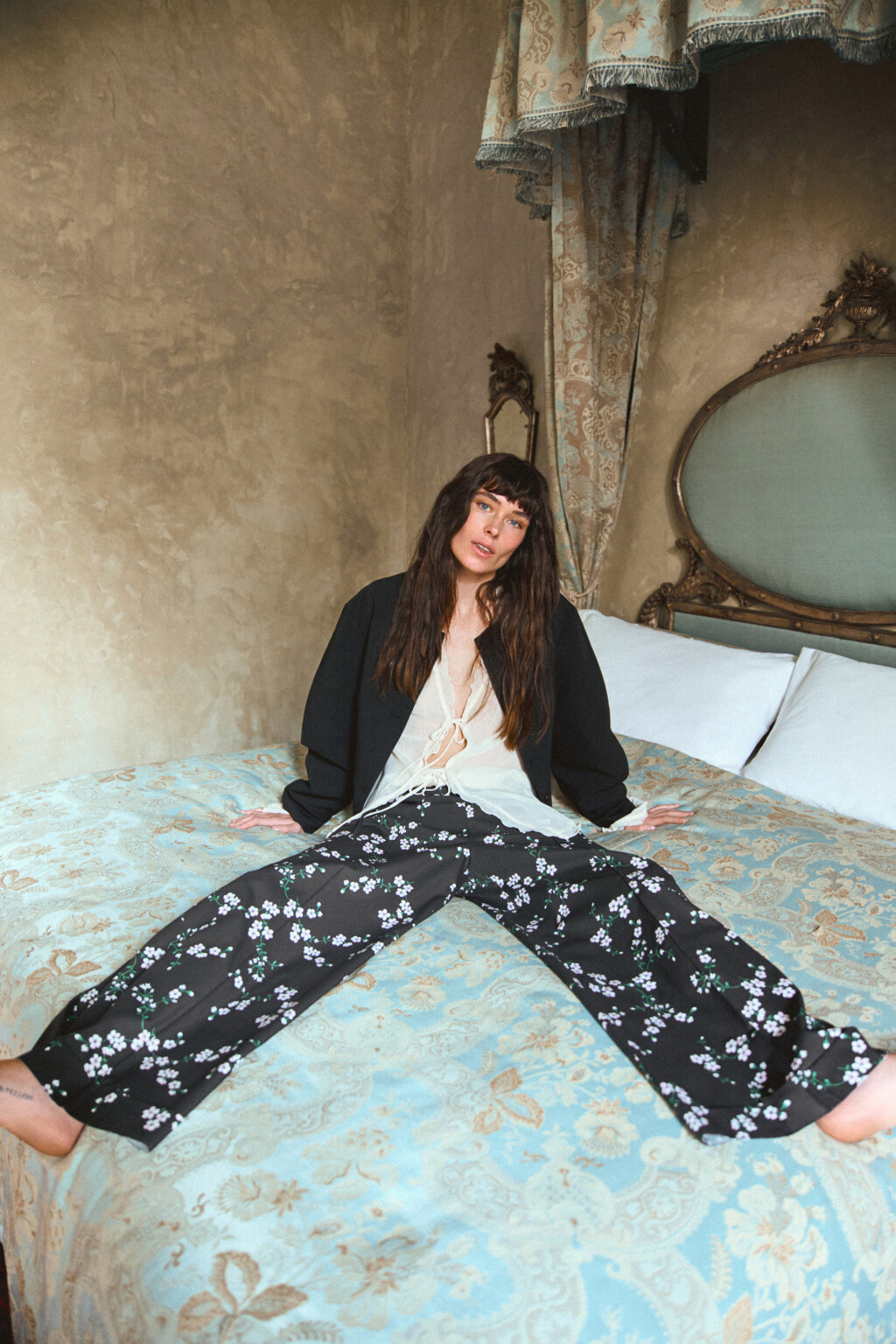 Брюки широкие с цветочным принтом - цвет черный - 1