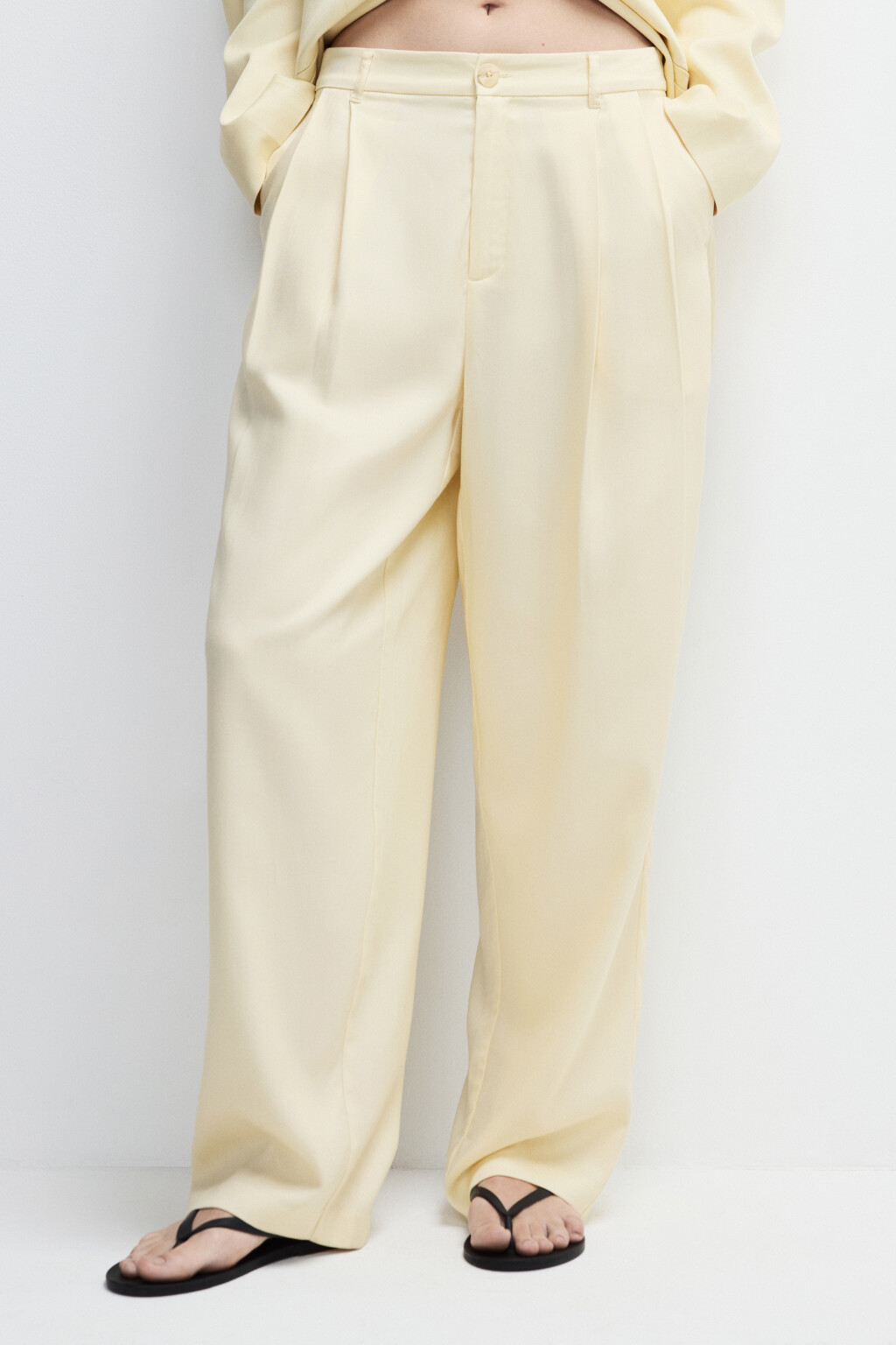 Брюки-бананы костюмные из тенсела - цвет ванильный - 3