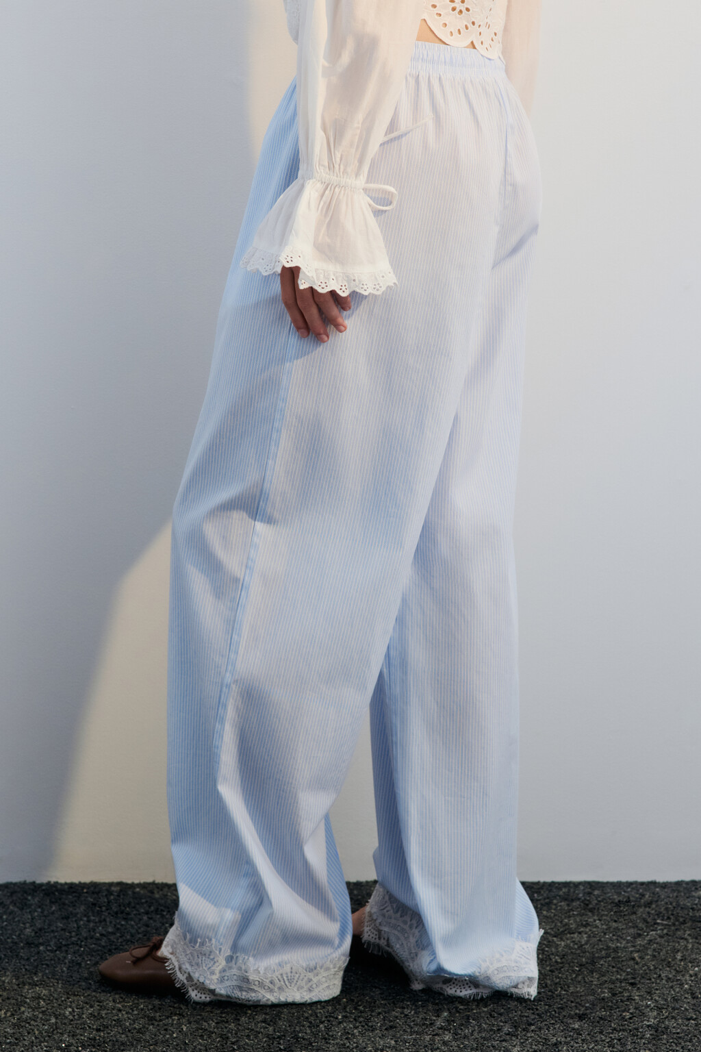 Брюки хлопковые в полоску с кружевом - цвет белый - 3