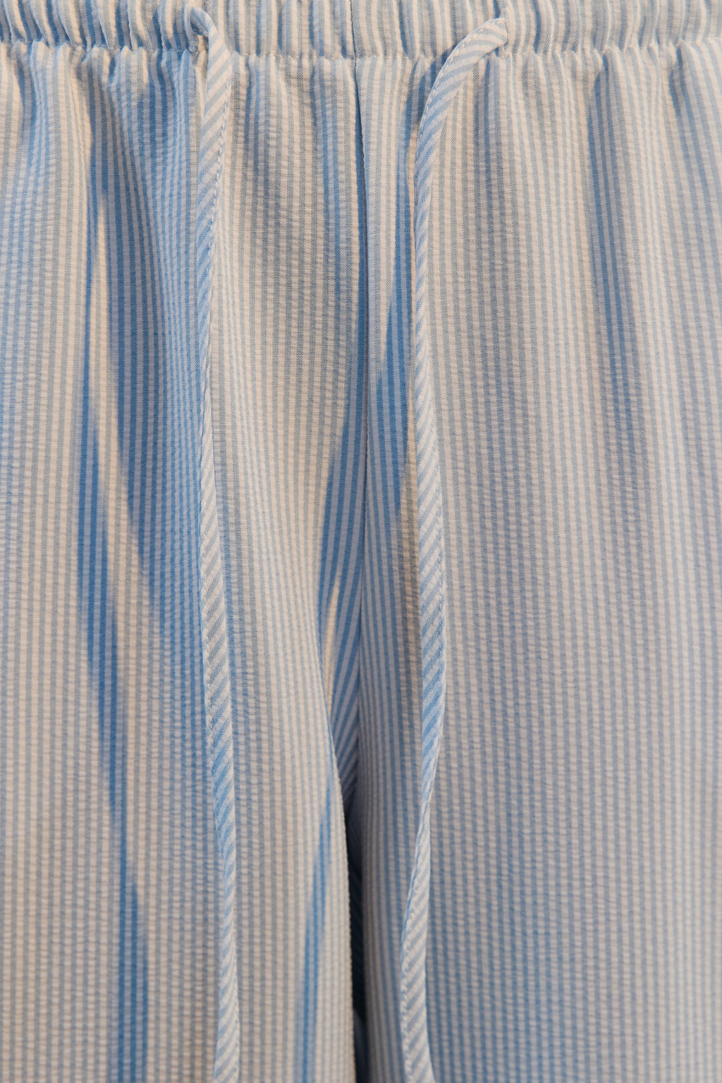 Брюки широкие укороченные с воланами - цвет голубой - 6