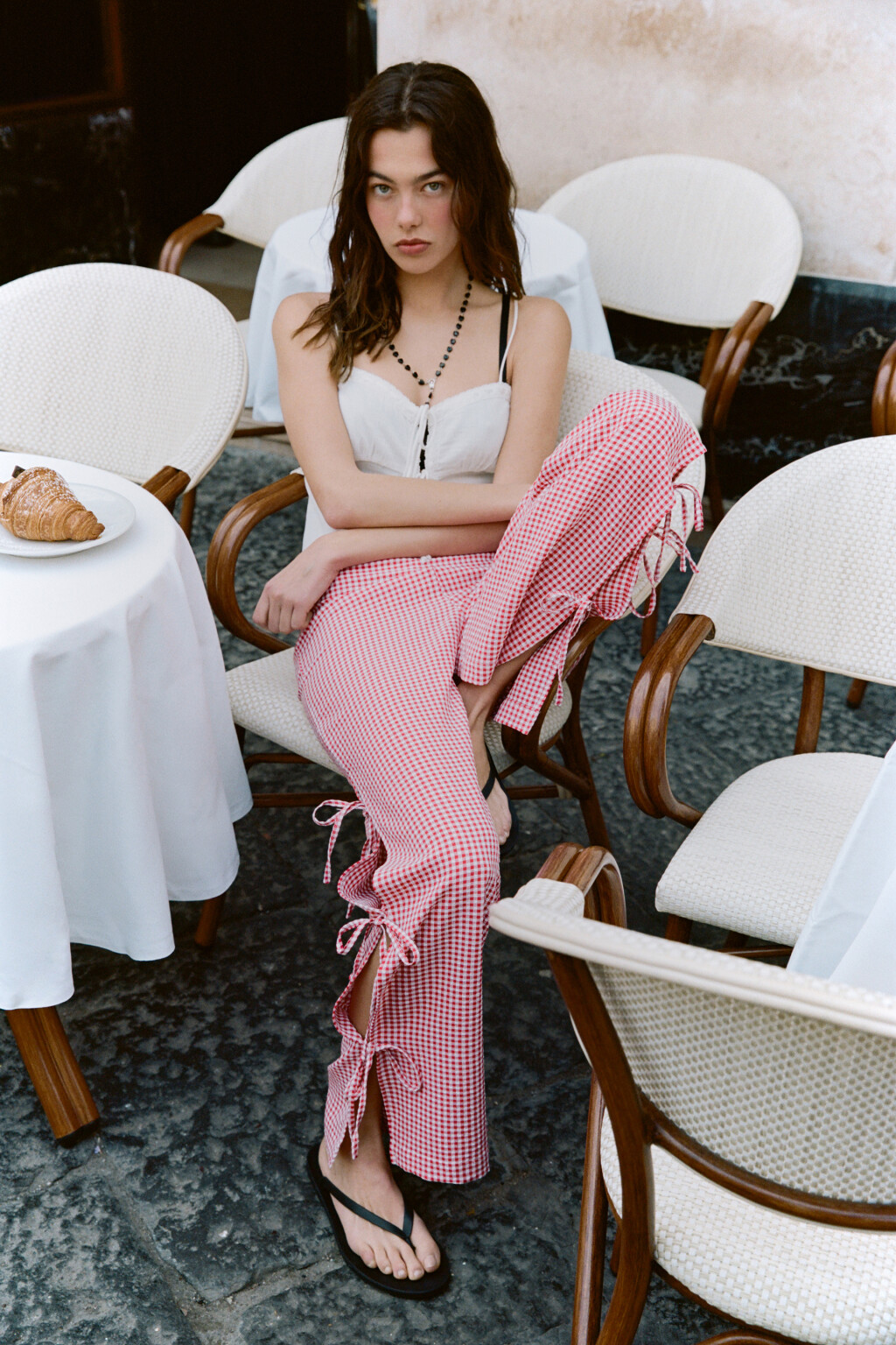 Брюки в клетку с разрезами и завязками - цвет красный - 8