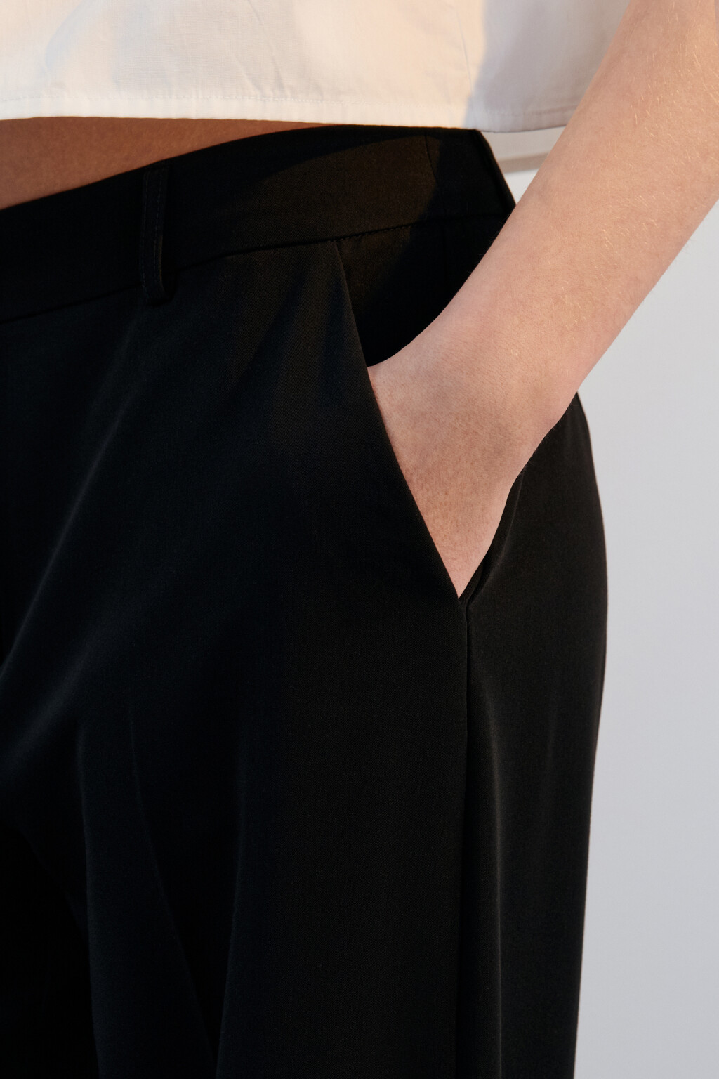 Брюки широкие костюмные со стрелками - цвет черный - 6