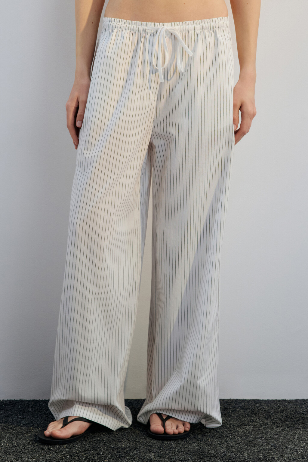 Брюки широкие хлопковые в полоску - цвет черный - 4