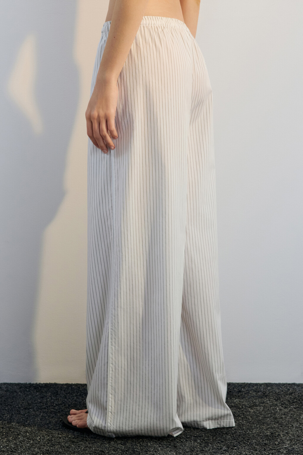 Брюки широкие хлопковые в полоску - цвет черный - 5