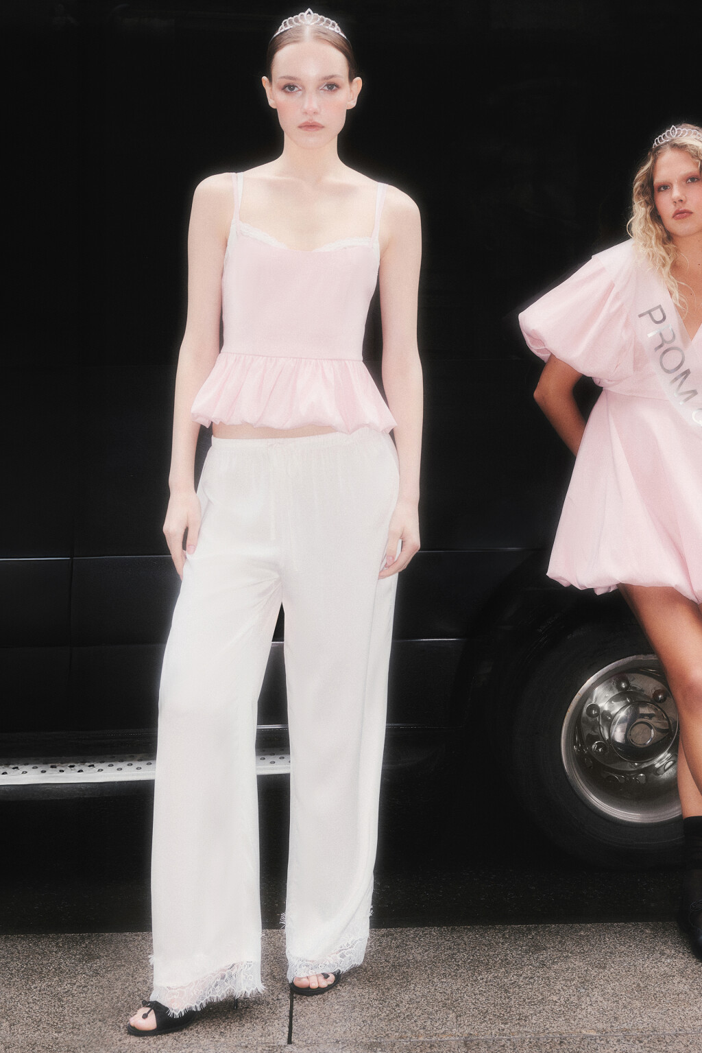 Брюки атласные с кружевом - цвет белый - 7