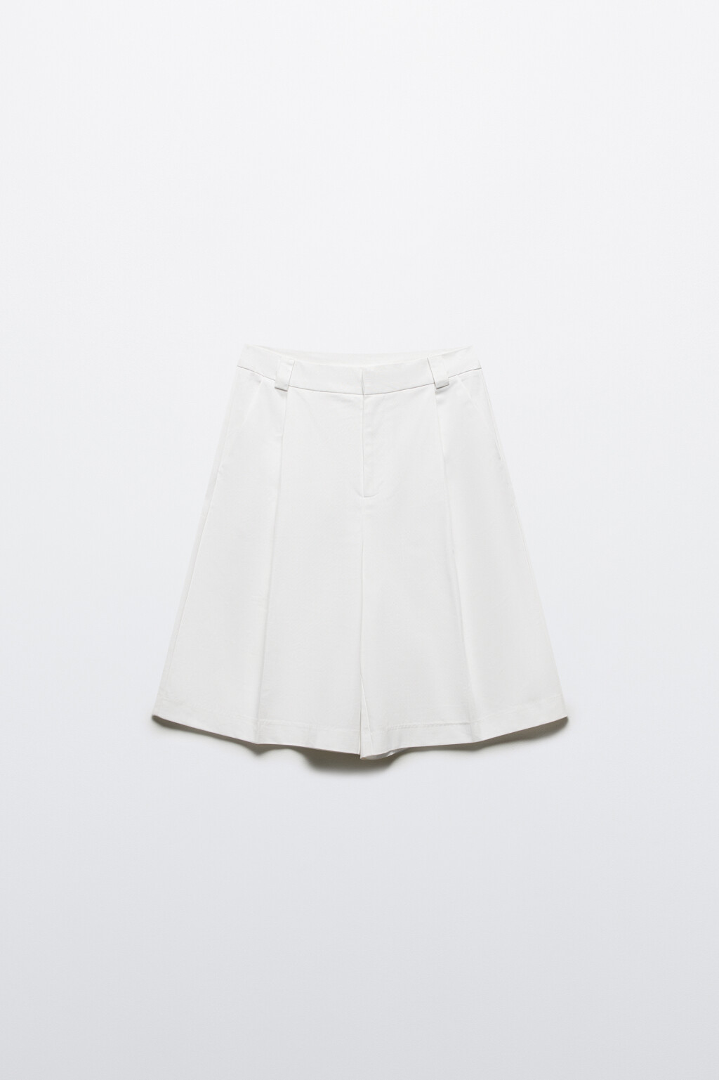 Шорты-бермуды костюмные со стрелками - цвет белый - 7