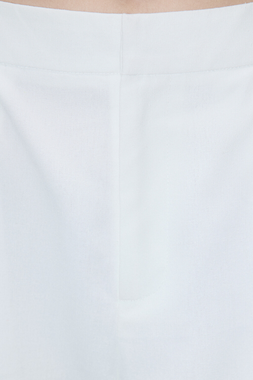 Шорты-бермуды костюмные со стрелками - цвет белый - 6