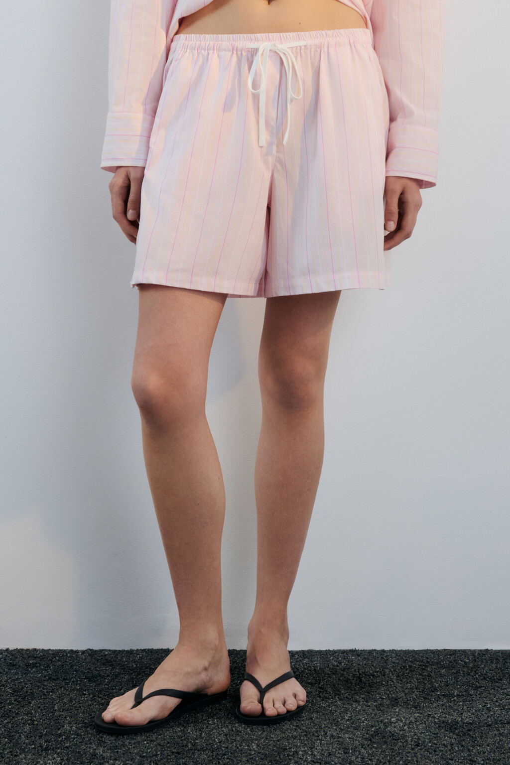 Шорты в полоску с поясом на завязках - цвет розовый - 2