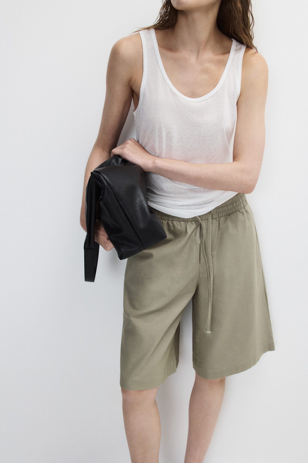 Шорты льняные с поясом на завязках - цвет зеленый - 2