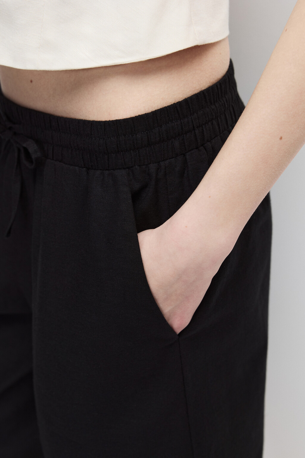 Шорты льняные с поясом на завязках - цвет черный - 6