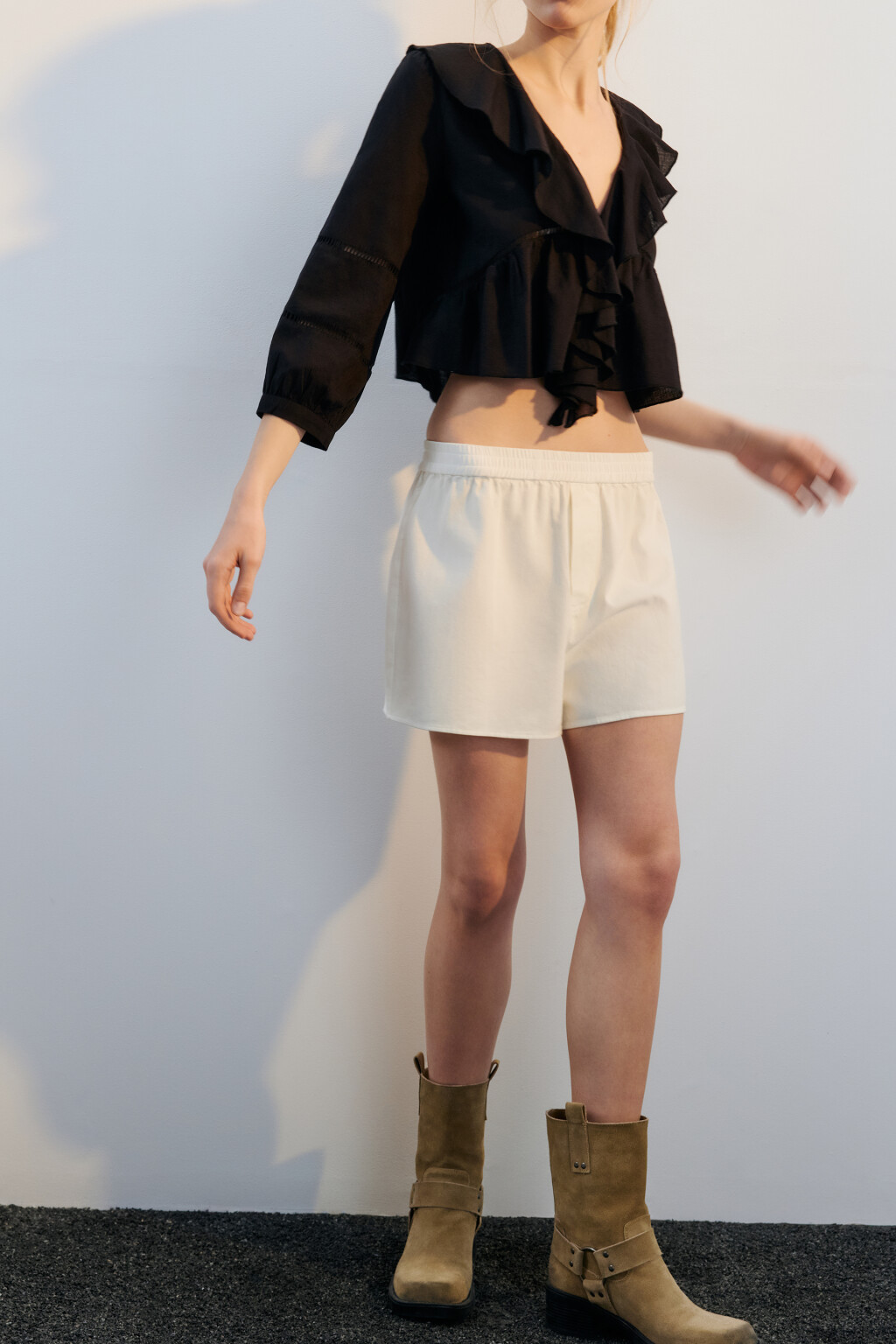 Шорты хлопковые с поясом-резинкой - цвет белый - 1