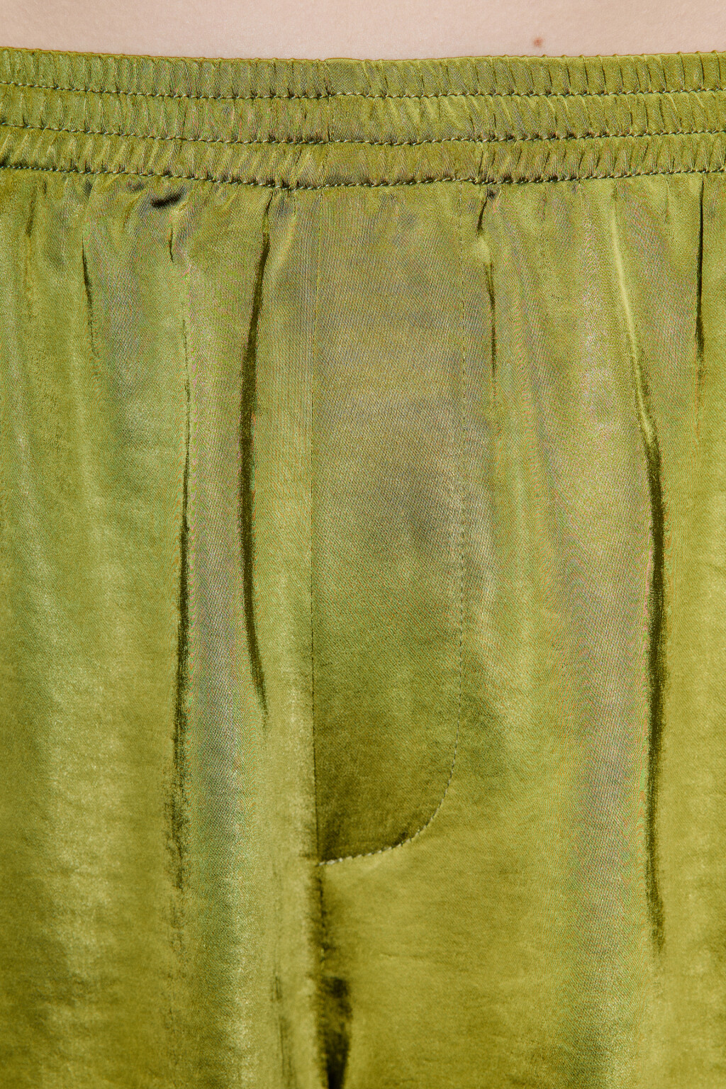 Шорты короткие из атласной ткани - цвет зеленый - 6