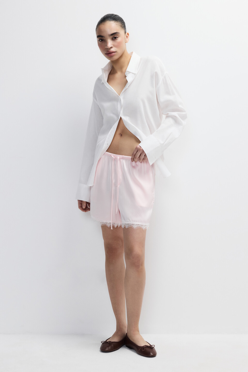 Шорты атласные с кружевом - цвет розовый - 4