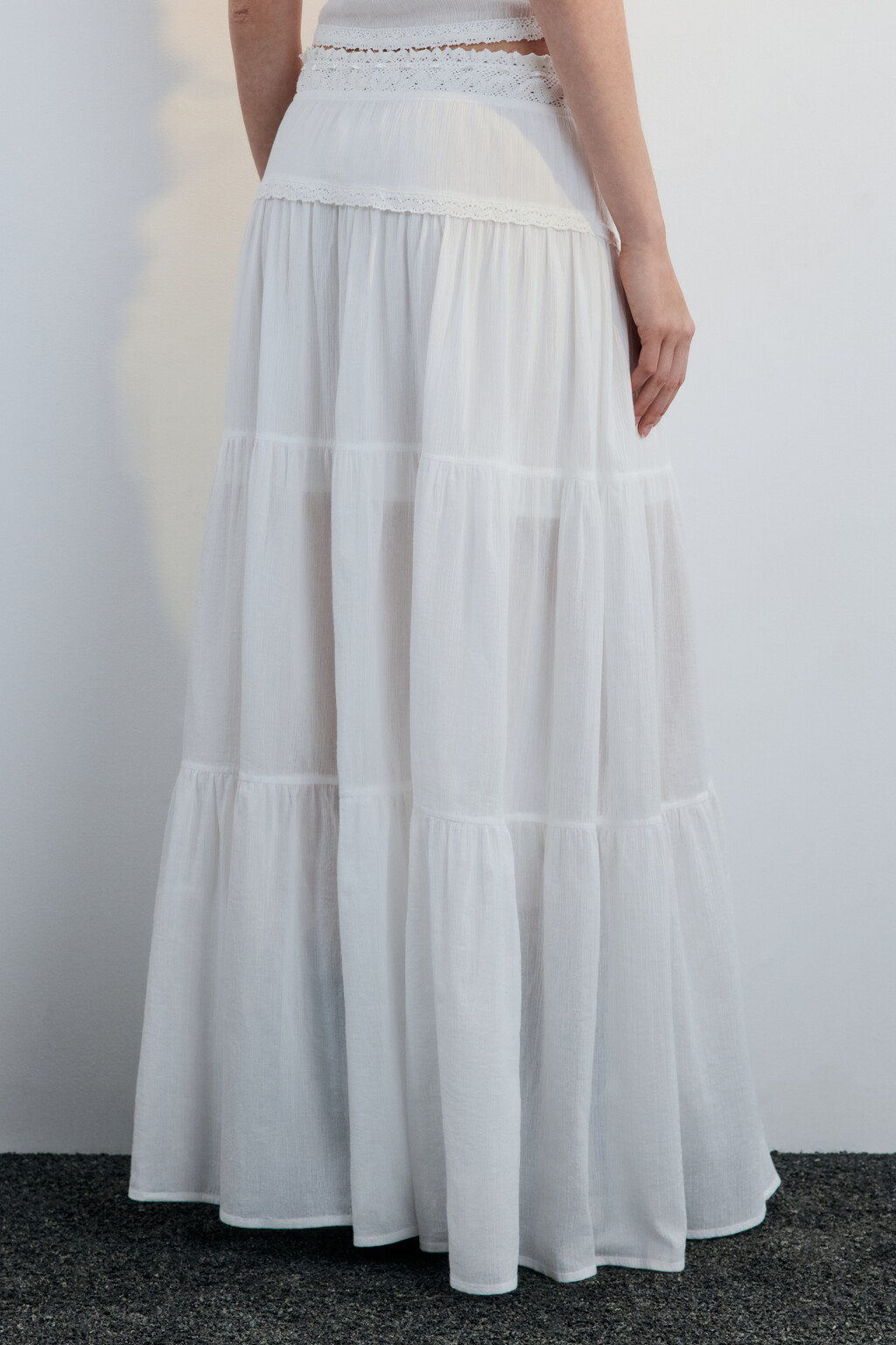 Юбка-трапеция макси с кружевом - цвет белый - 3