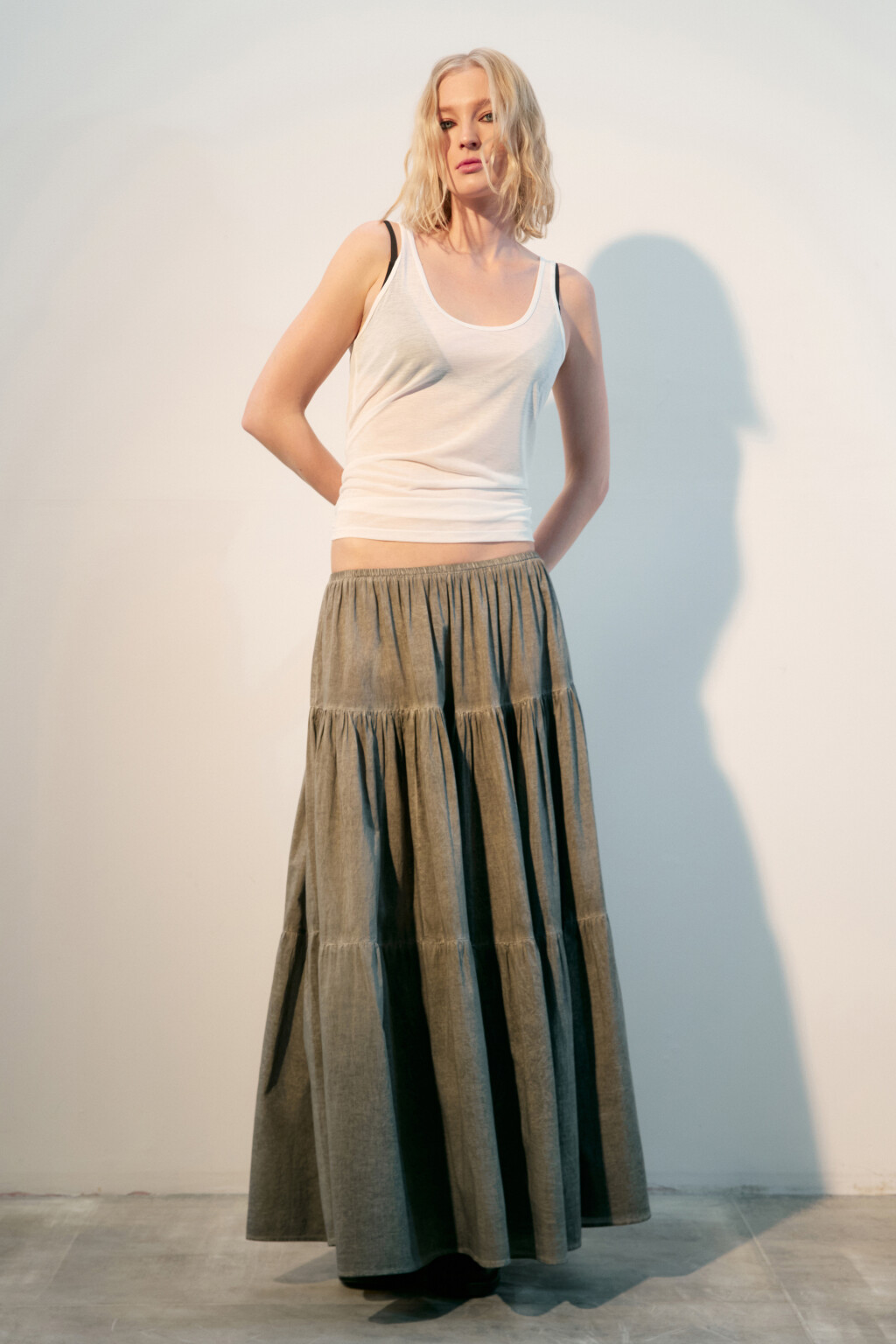 Юбка-трапеция макси с вареным эффектом - цвет серый - 4