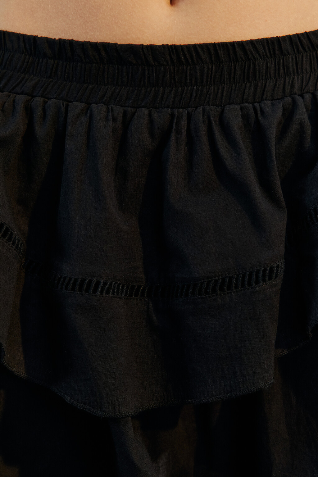 Юбка-шорты ажурная с воланами - цвет черный - 6