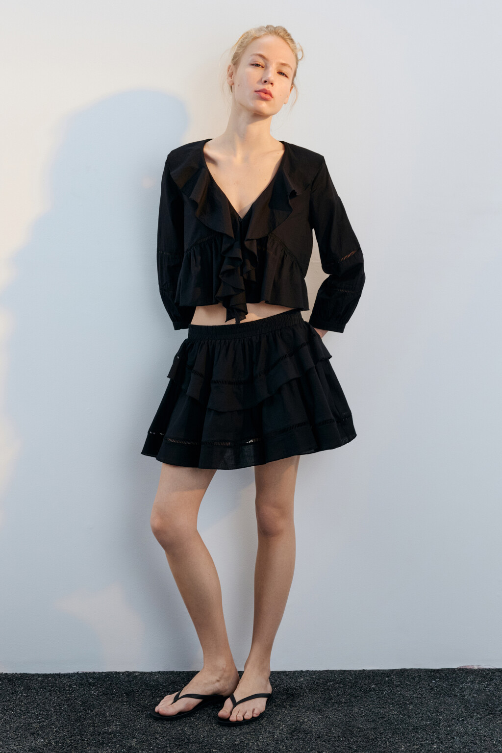 Юбка-шорты ажурная с воланами - цвет черный - 1