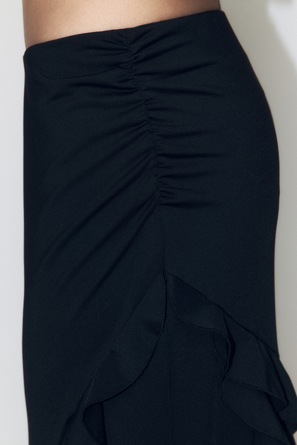 Юбка миди асимметричная с воланами - цвет черный - 5