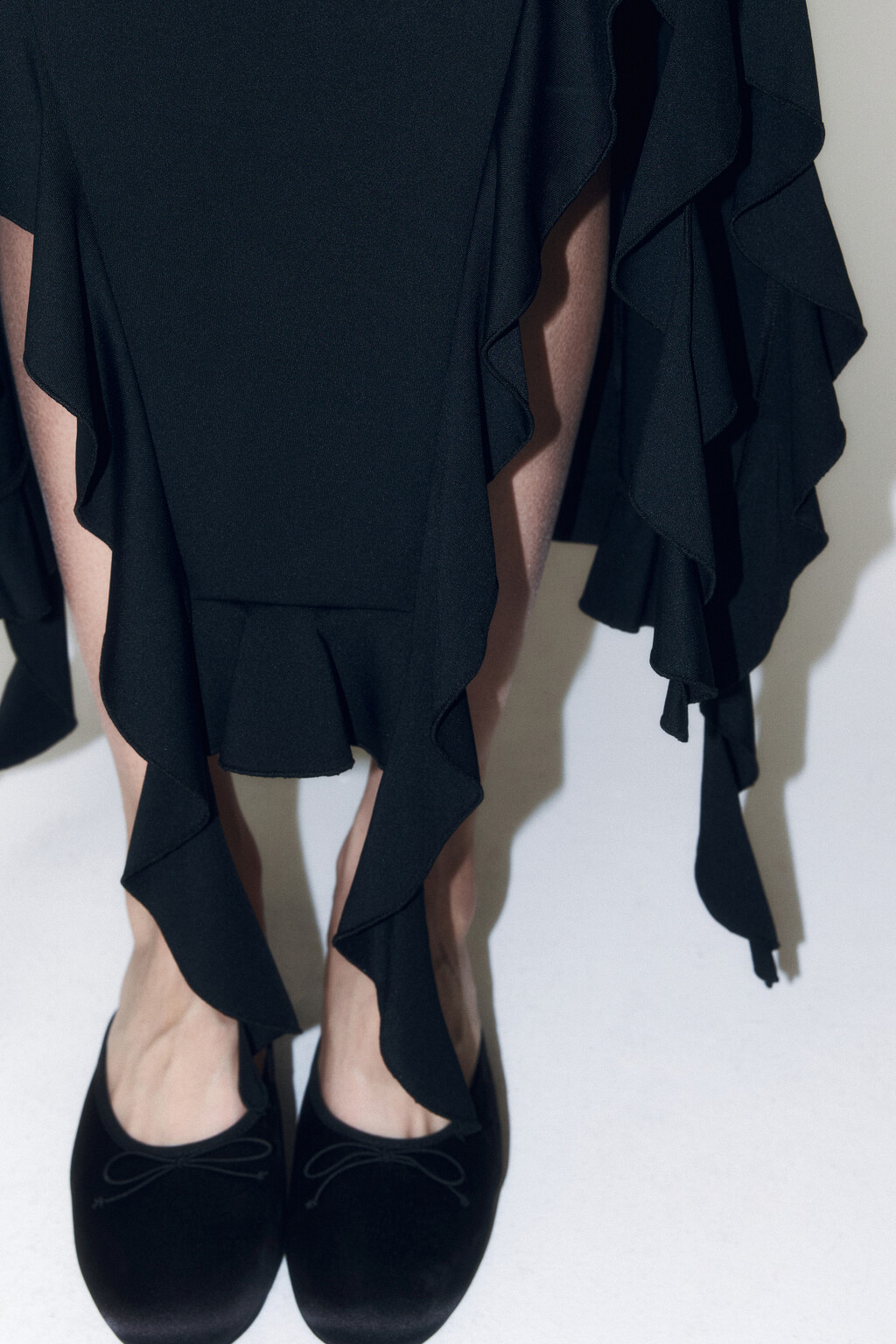 Юбка миди асимметричная с воланами - цвет черный - 6