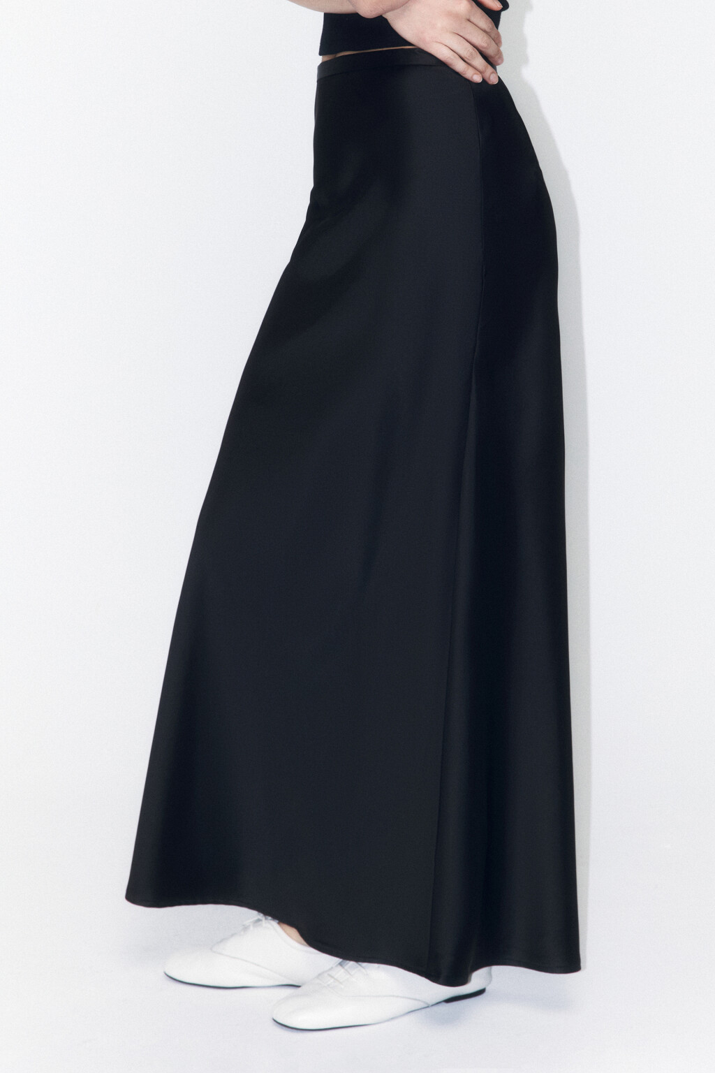 Юбка-годе макси атласная - цвет черный - 2