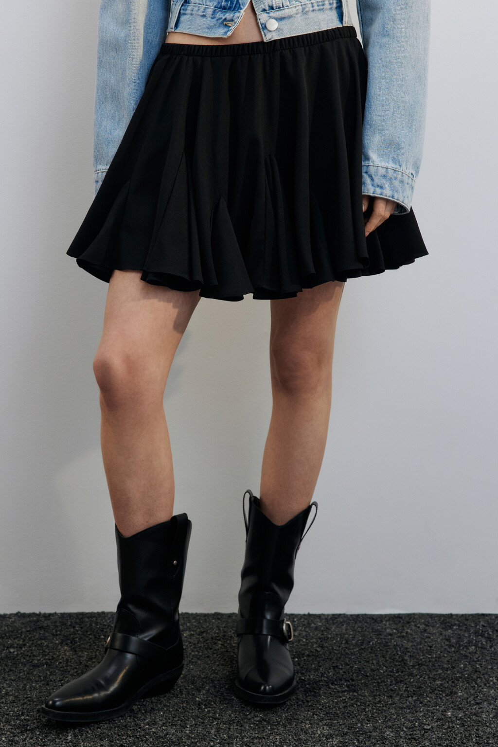 Юбка мини пышная с клиньями - цвет черный - 3
