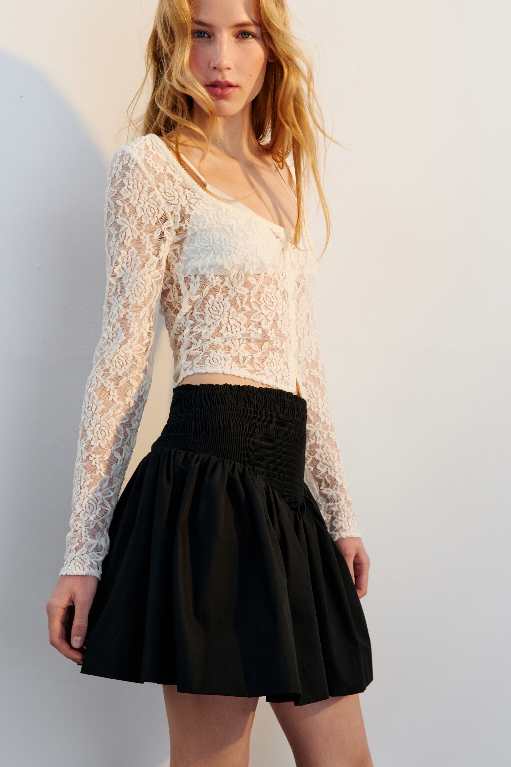 Юбка мини пышная с широким поясом - цвет черный - 2