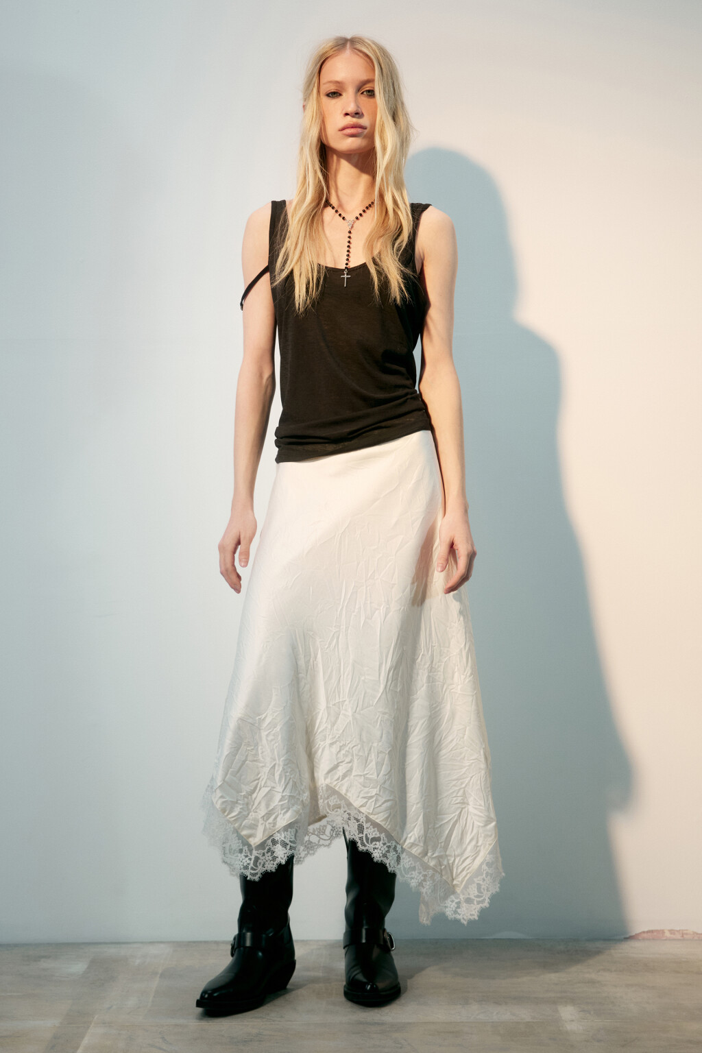 Юбка из жатого атласа с кружевом - цвет молочный - 5