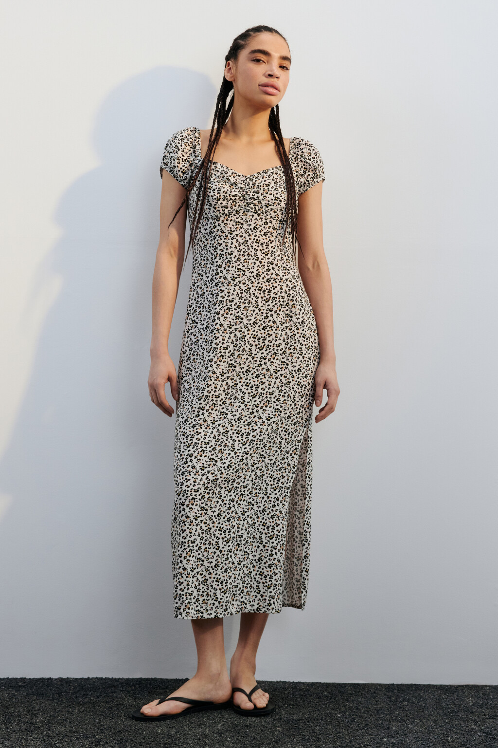 Платье миди вискозное с принтом - цвет белый - 2