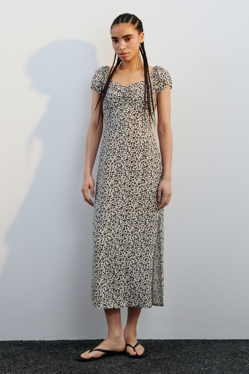 Платье миди вискозное с принтом - цвет белый - 4