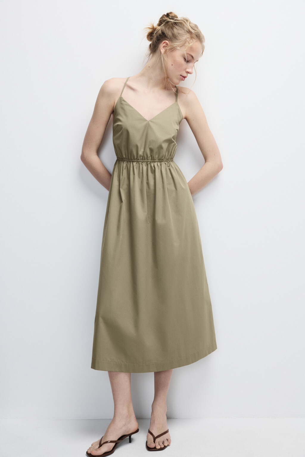 Сарафан на бретельках с открытой спиной - цвет зеленый - 1