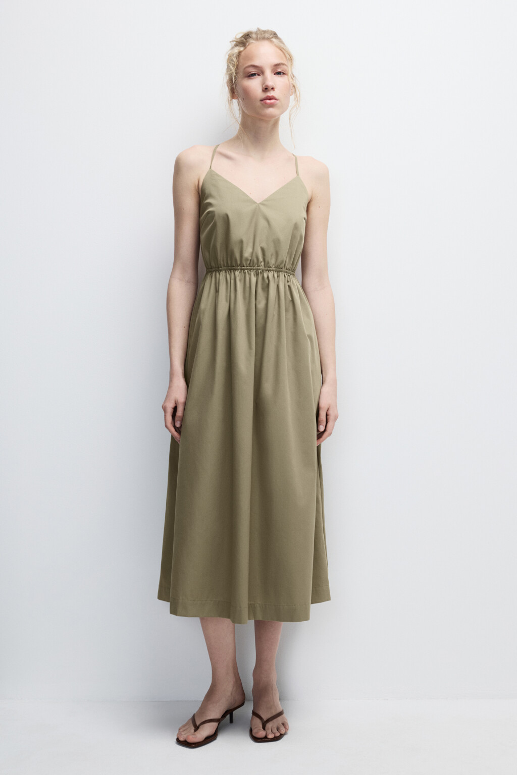 Сарафан на бретельках с открытой спиной - цвет зеленый - 2