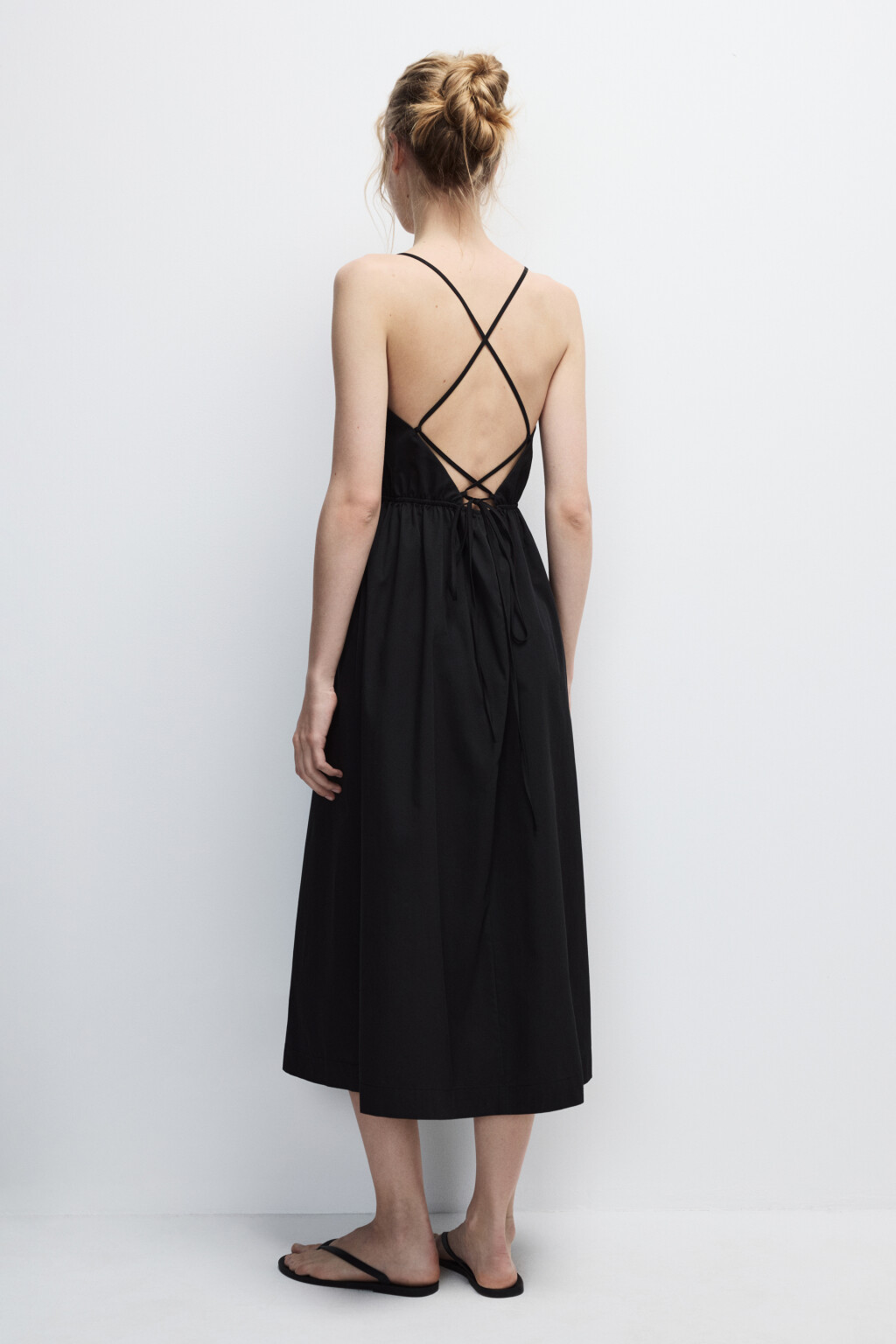 Сарафан на бретельках с открытой спиной - цвет черный - 3