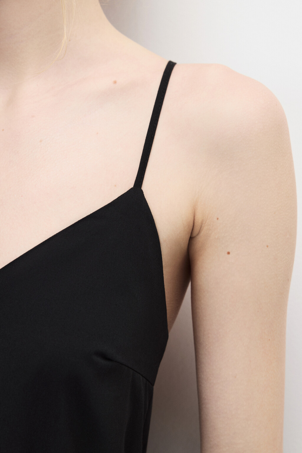 Сарафан на бретельках с открытой спиной - цвет черный - 6