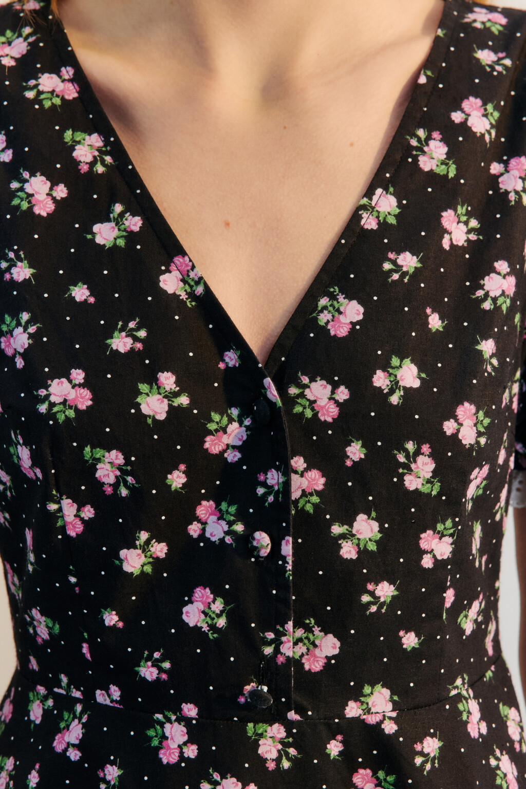 Платье приталенное с кружевной подкладкой - цвет черный - 6