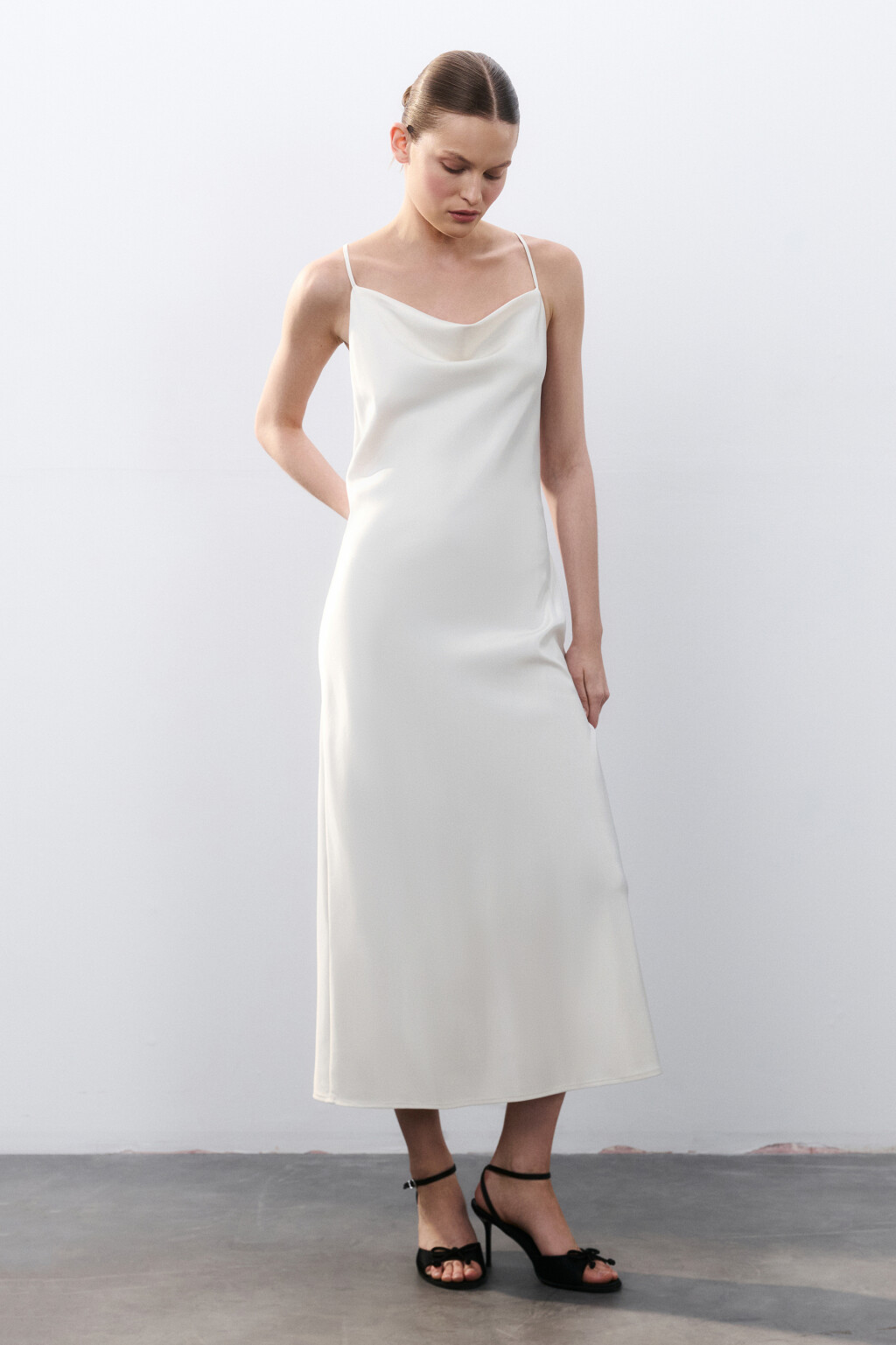 Платье-комбинация макси атласное - цвет ванильный - 5