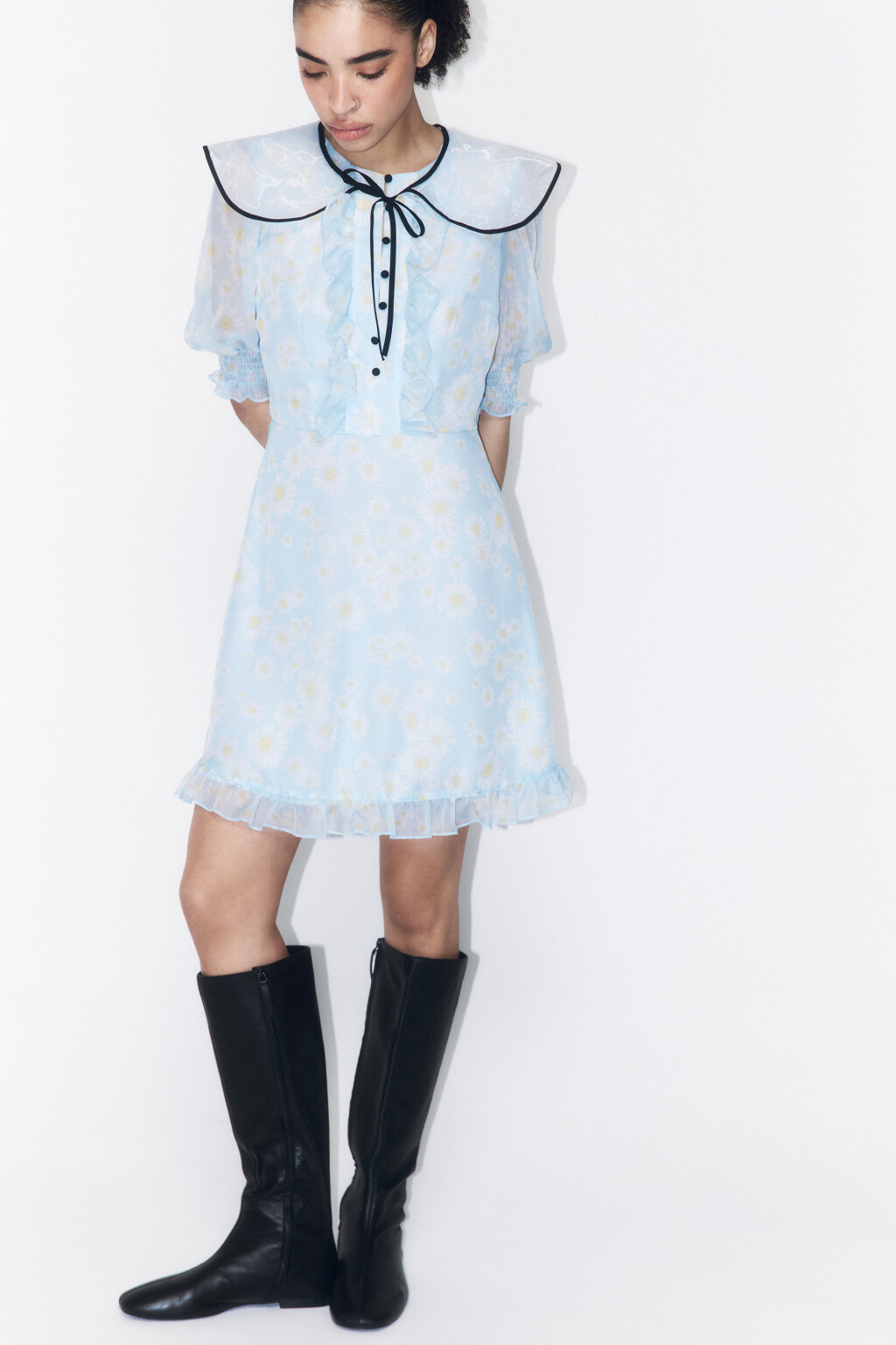 Платье мини приталенное с воротником на завязках - цвет голубой - 1